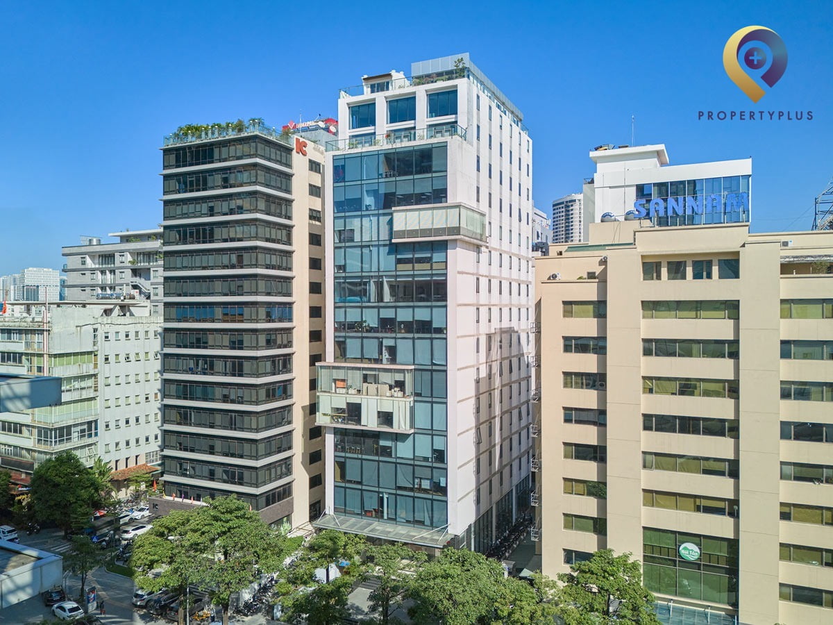 Toàn cảnh mặt ngoài tòa nhà HT-Building tại Quận Cầu Giấy, Hà Nội do Property Plus giới thiệu